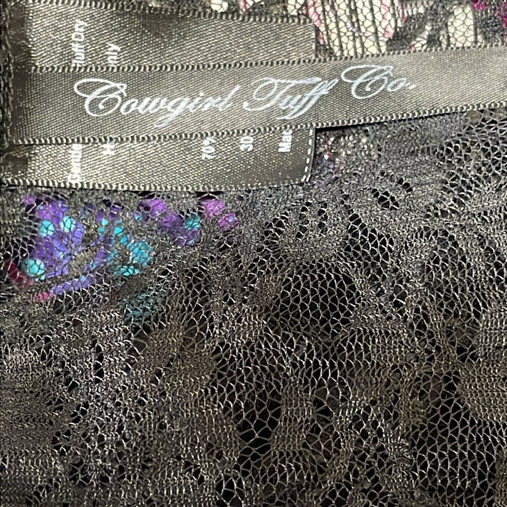 Cowgirl Tuff Women's Black Lightweight With Lace Sweater. Size XL. - Picture 9 of 10